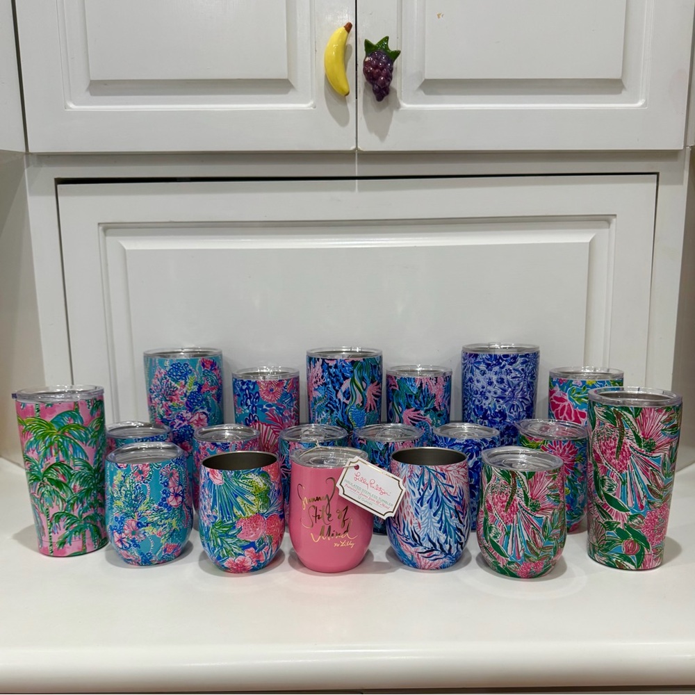 Lilly Pulitzer Comin’ In Hot 12 Oz Stemless Insulated Tumbler - Picture 10 of 10
